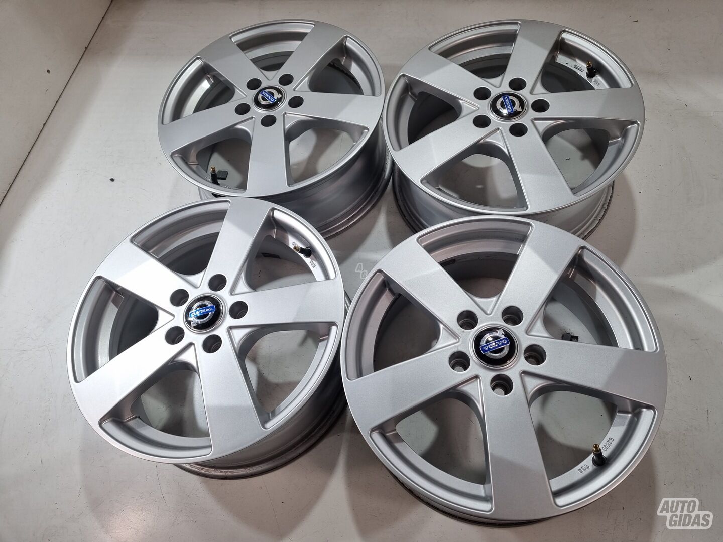 Volvo R16 V50 light alloy R16 rims