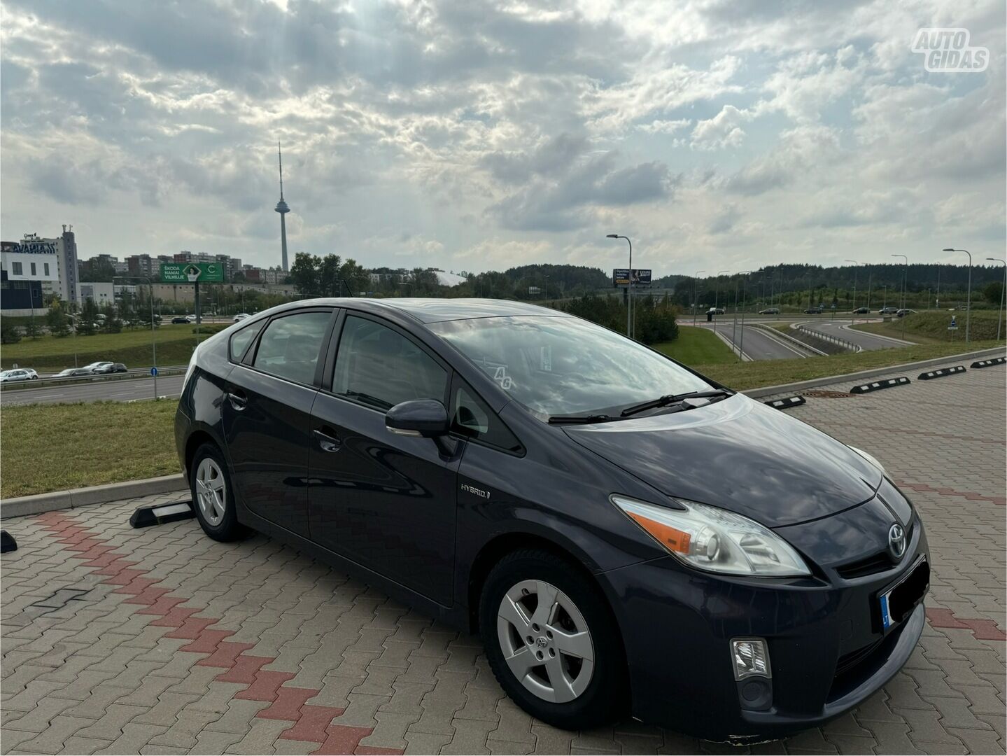 Toyota Prius 2011 г Хэтчбек