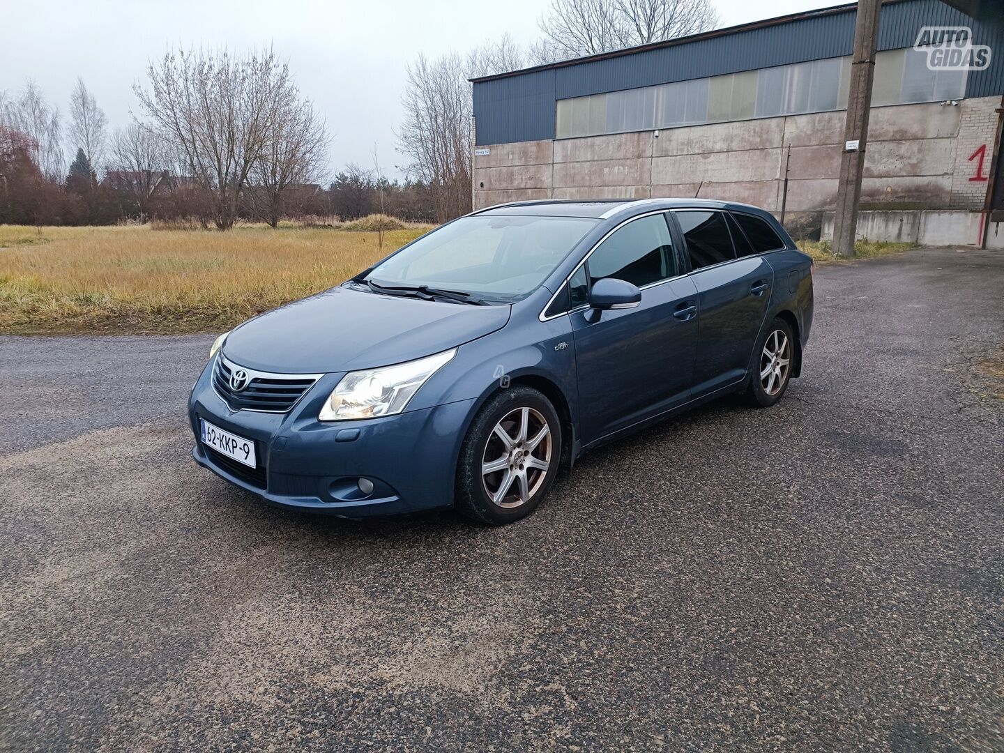 Toyota Avensis 2010 y Wagon