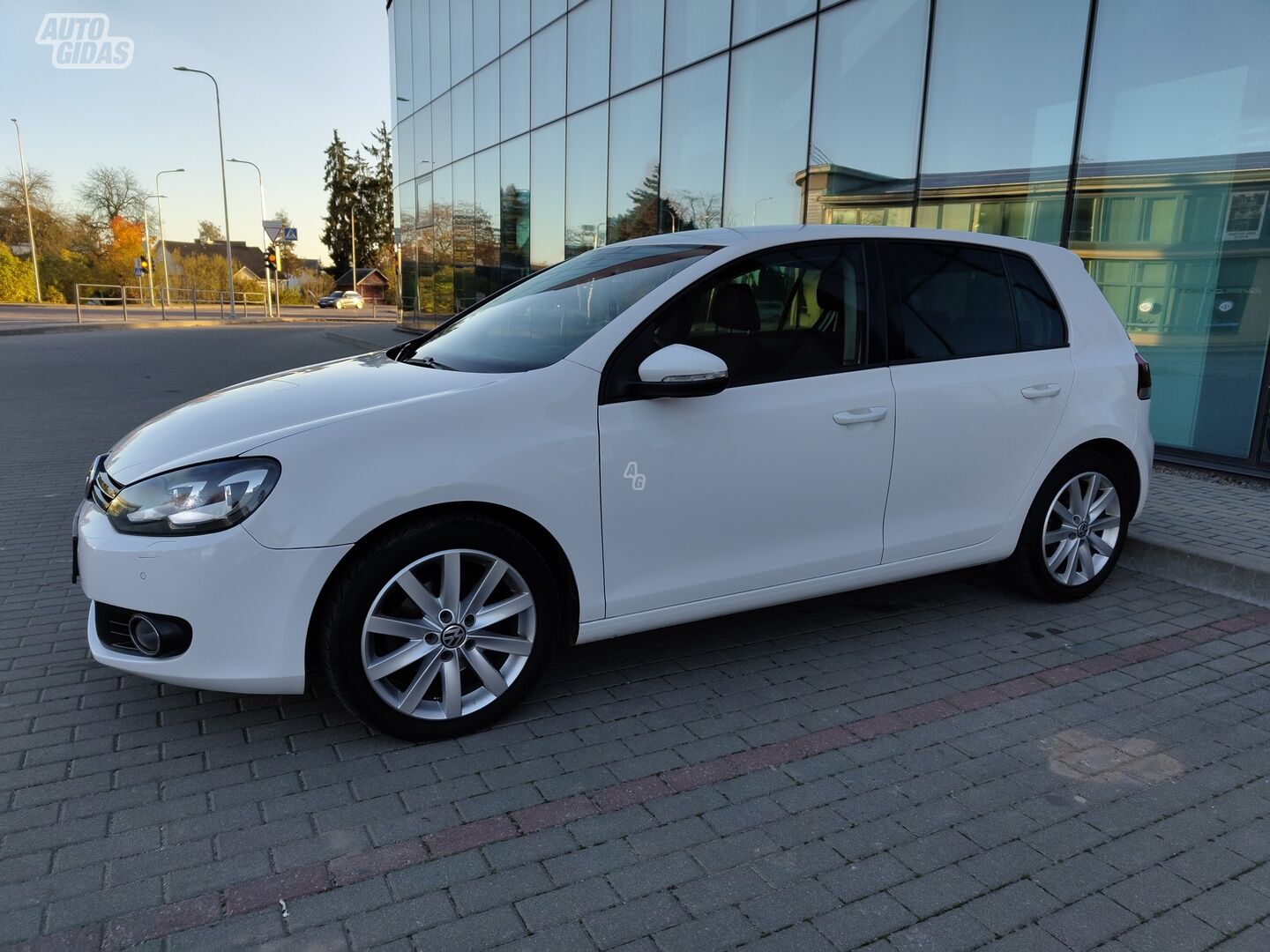 Volkswagen Golf 2009 г Хэтчбек