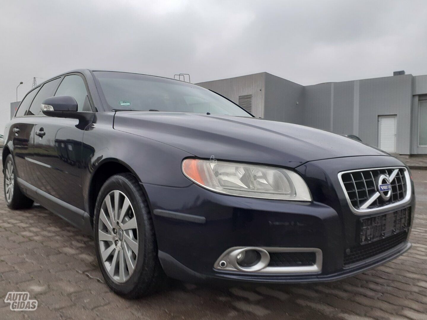 Volvo V70 IŠSIMOKĖTINAI 2009 г