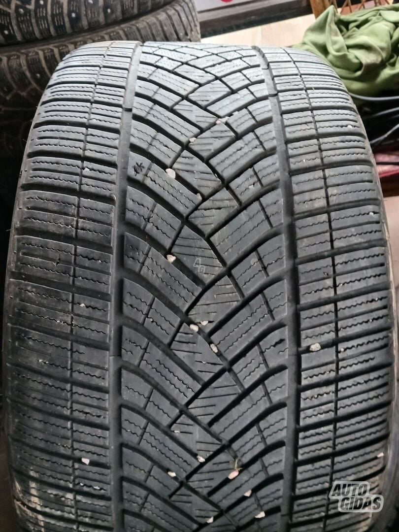 Goodyear R20 universal tyres passanger car