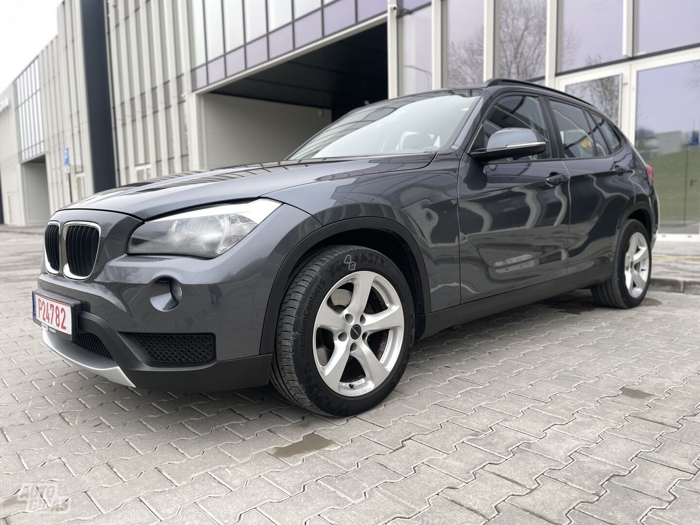 Bmw X1 2013 г Внедорожник / Кроссовер