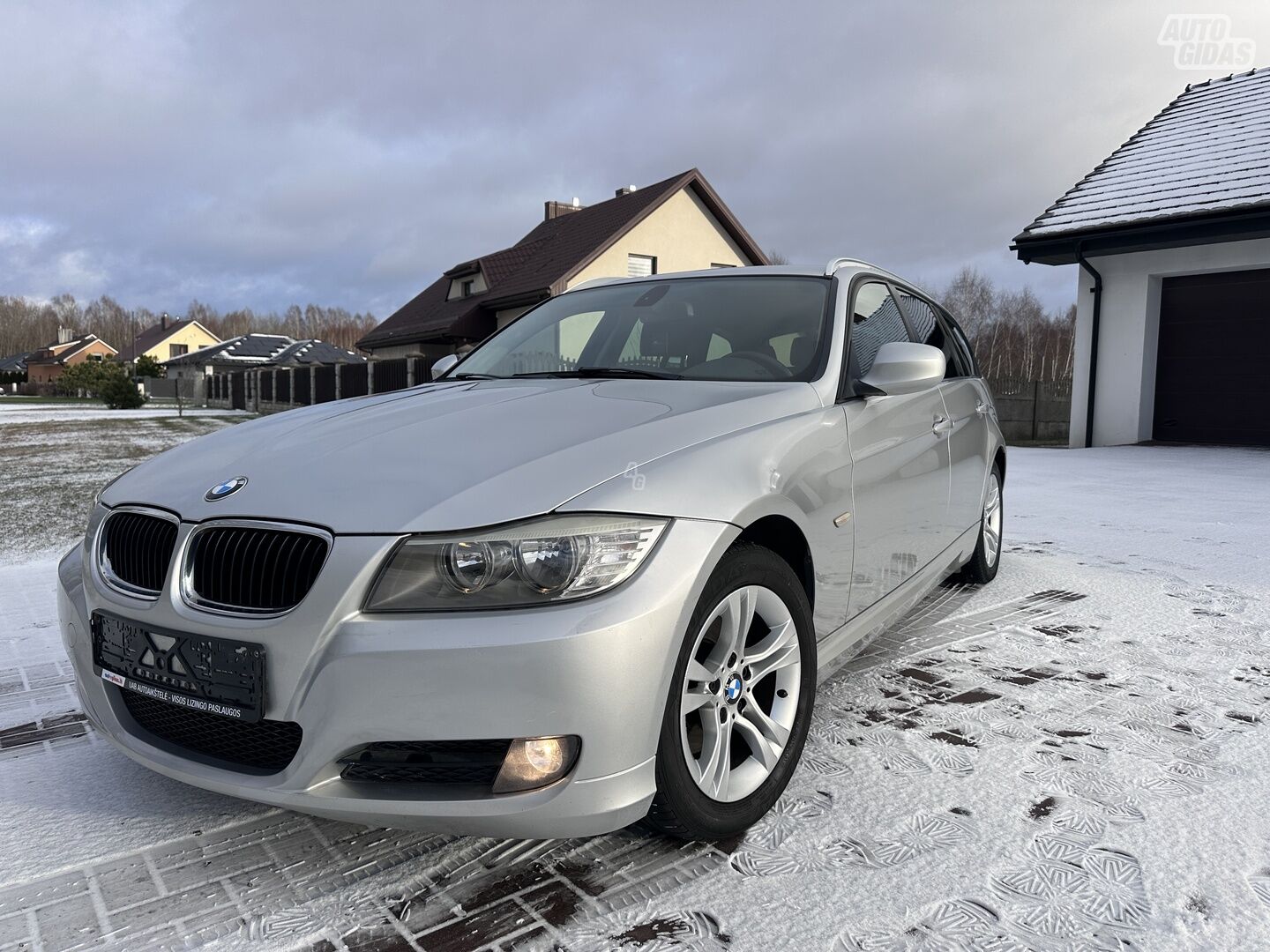 Bmw 320 2011 m Universalas