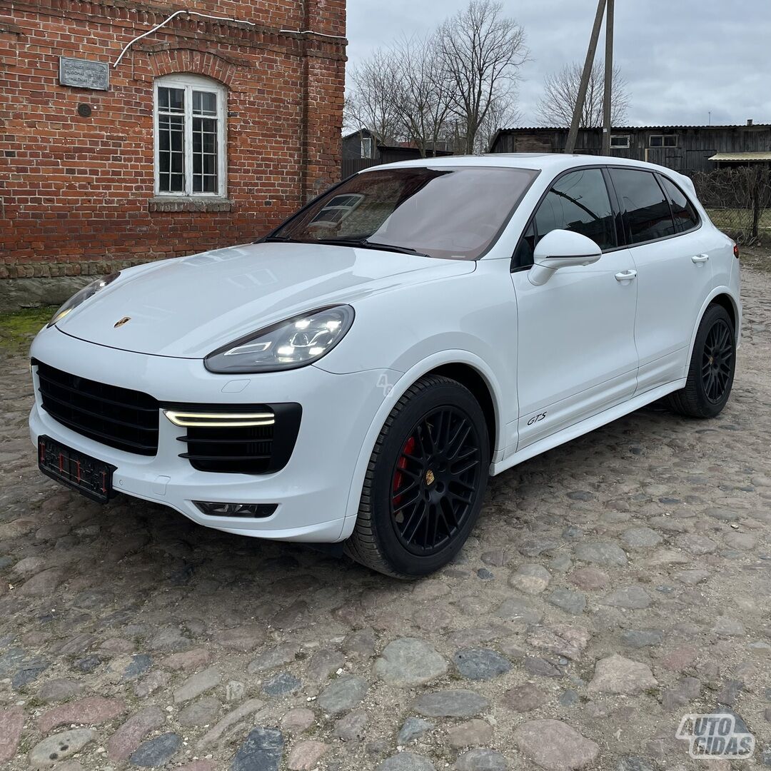 Porsche Cayenne 2016 г Внедорожник / Кроссовер