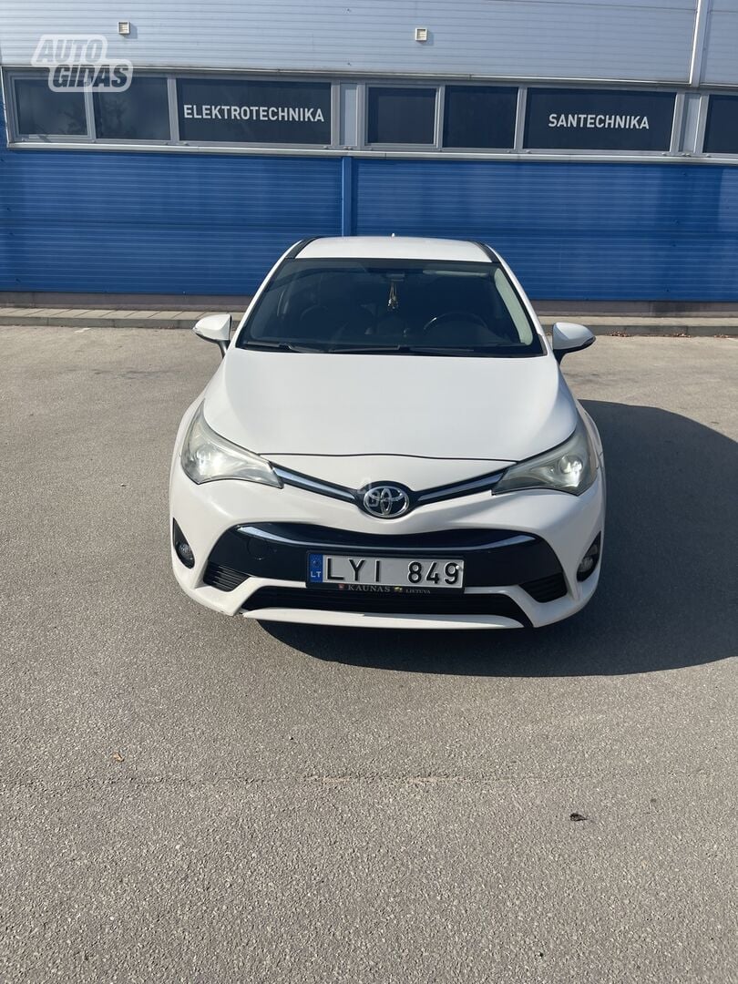 Toyota Avensis 2015 y Wagon