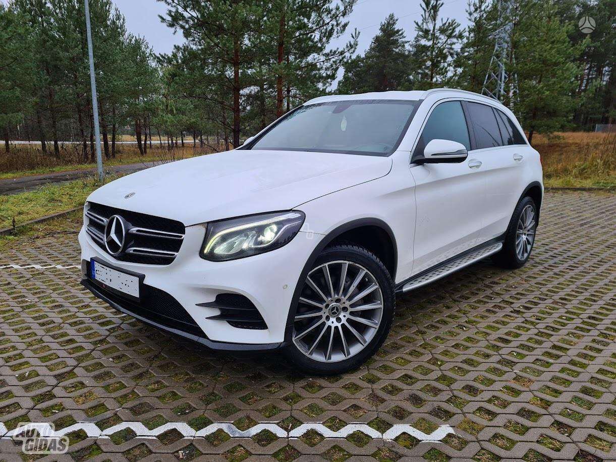 Mercedes-Benz GLC 300 2019 y Off-road / Crossover