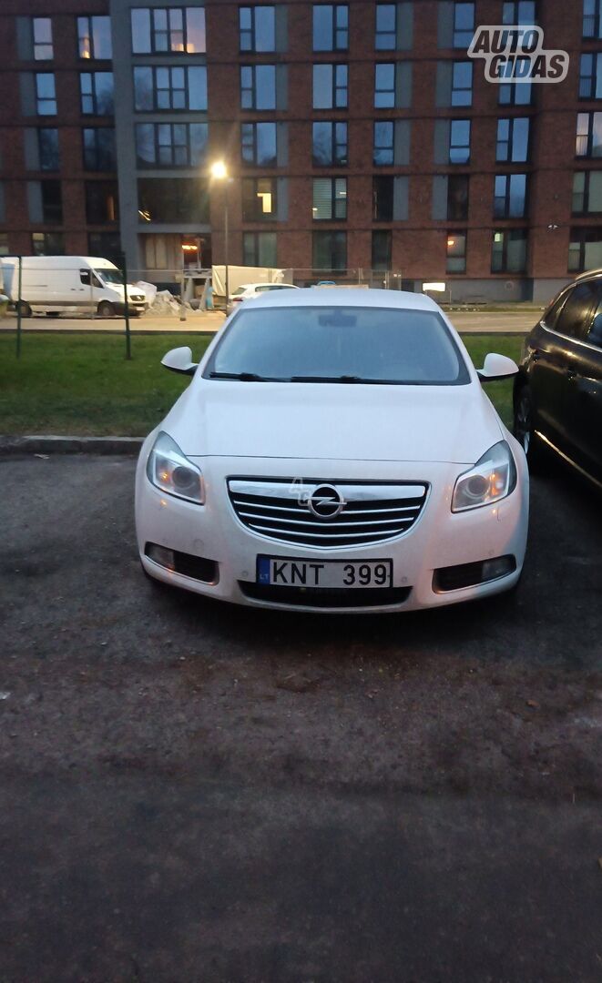 Opel Insignia 2011 г Хэтчбек