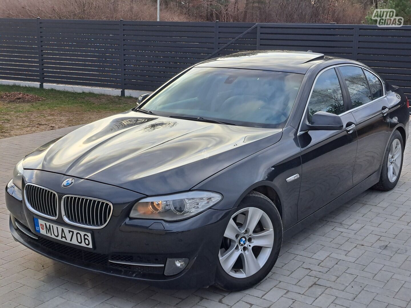 Bmw 528 2011 y Sedan