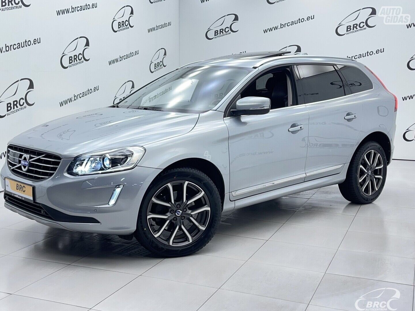 Volvo XC 60 D5 AWD Automatas 2017 y