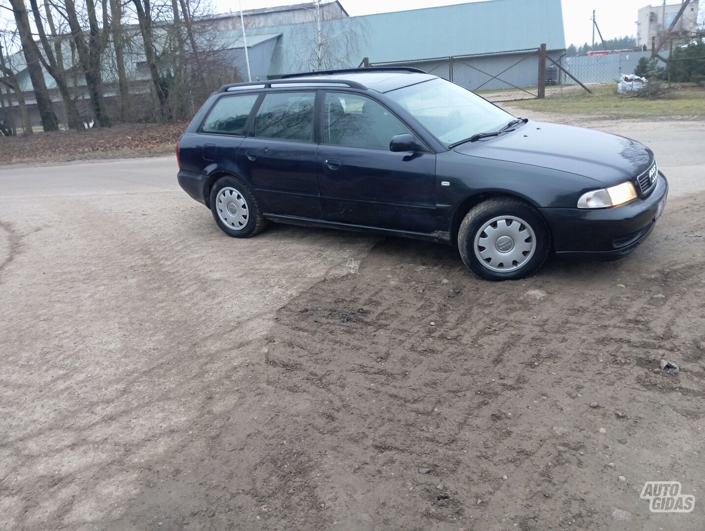 Audi A4 1998 m Universalas