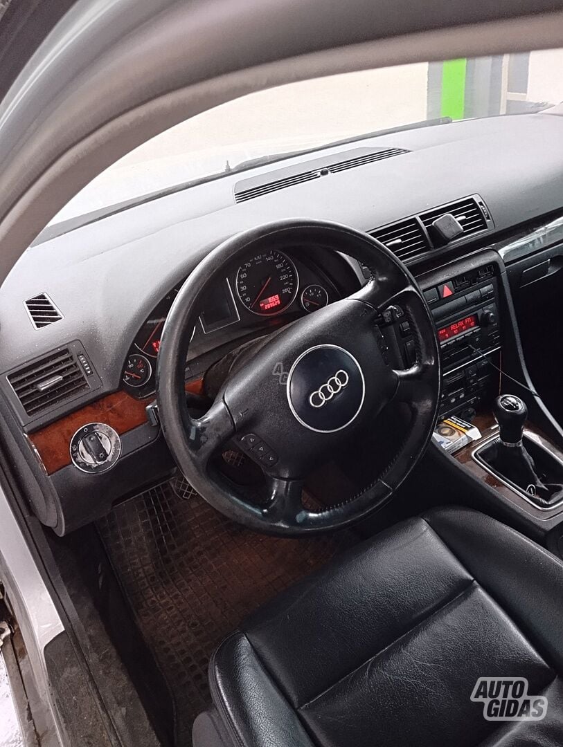 Audi A4 2002 m Sedanas