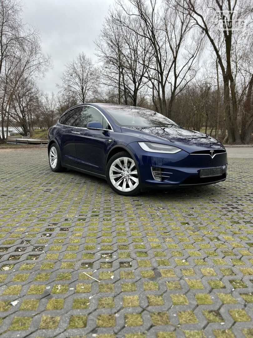 Tesla Model X 2017 г Внедорожник / Кроссовер