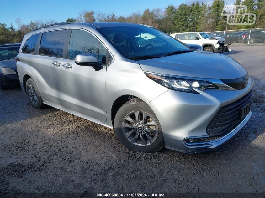 Toyota Sienna 2022 y Van