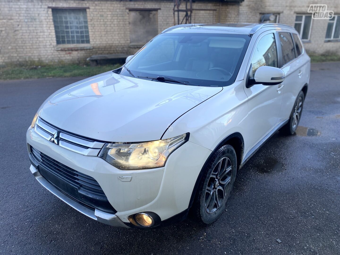 Mitsubishi Outlander 2015 г Внедорожник / Кроссовер