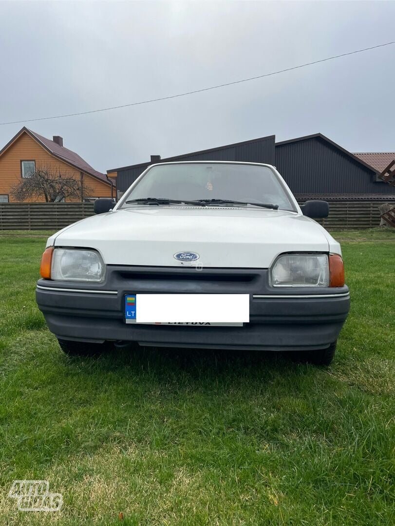 Ford Escort 1986 г Хэтчбек