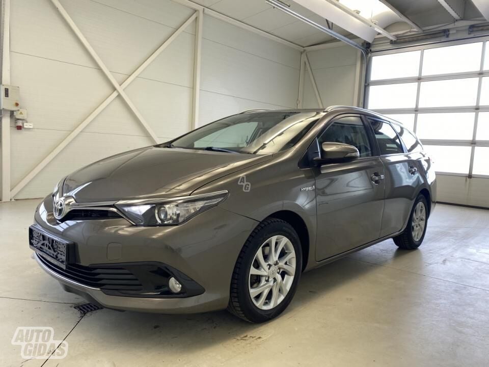 Toyota Auris 2016 m Universalas