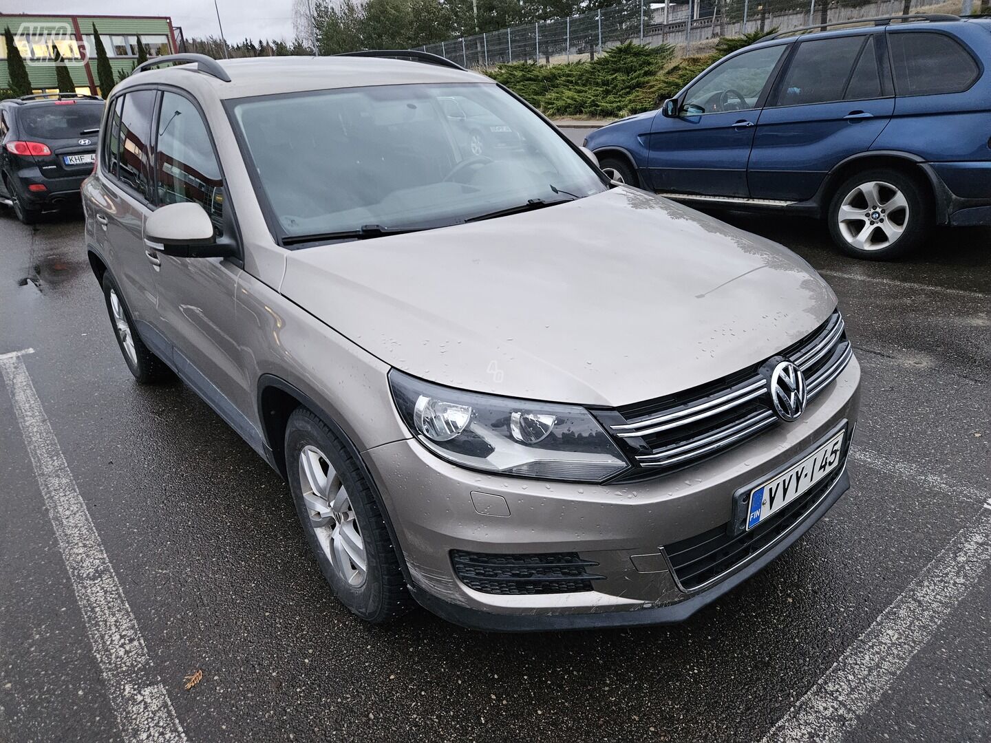 Volkswagen Tiguan 2011 г Внедорожник / Кроссовер