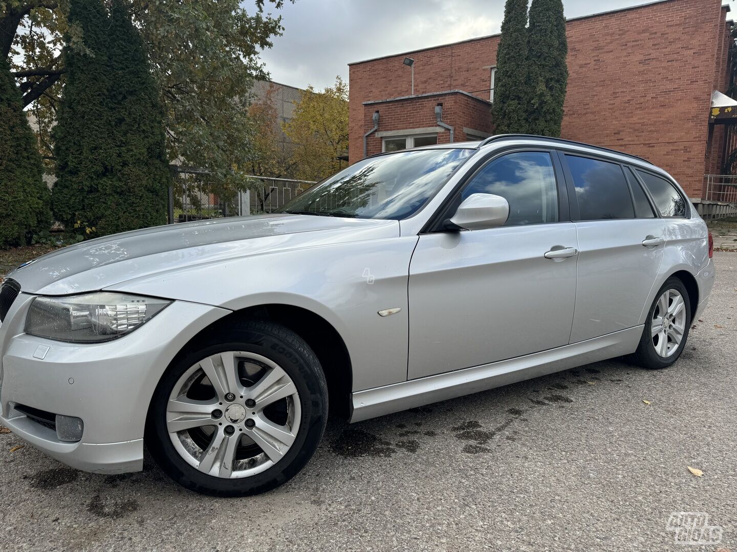 Bmw 318 2011 m Universalas