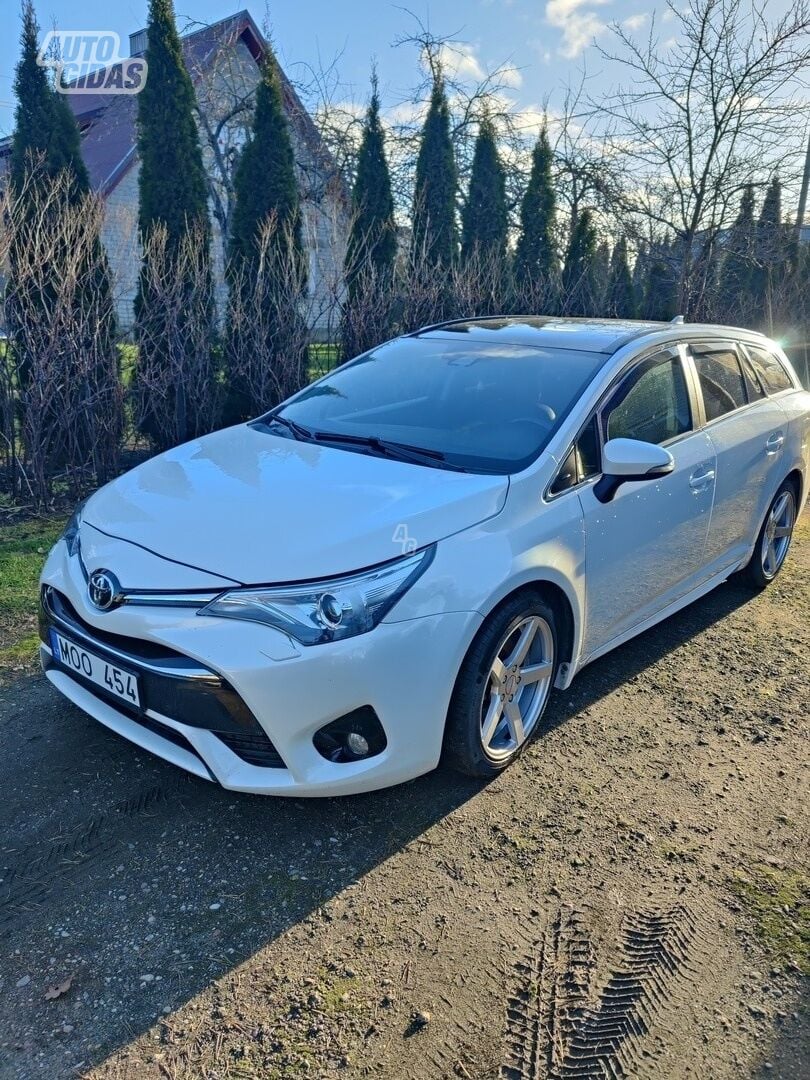 Toyota Avensis 2018 y Wagon