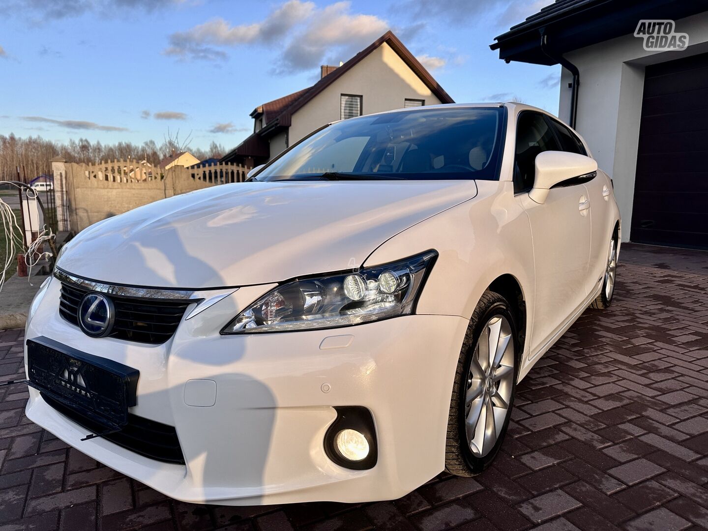 Lexus CT 200h 2012 y Hatchback