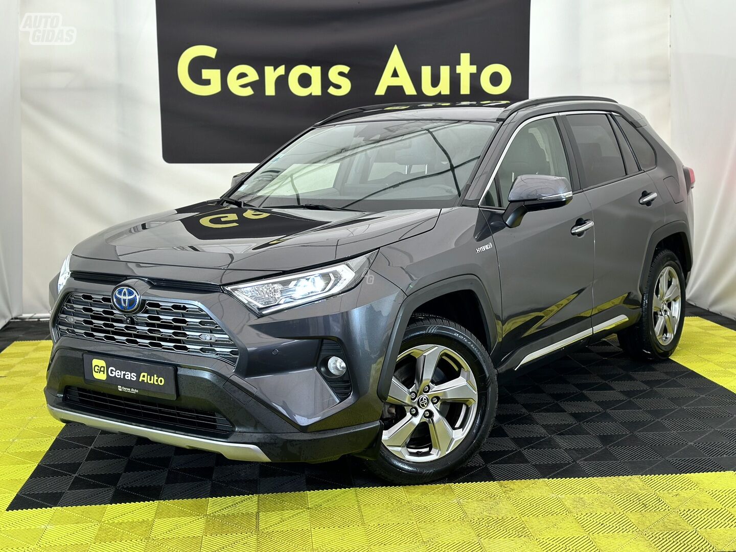 Toyota RAV4 2020 г Внедорожник / Кроссовер