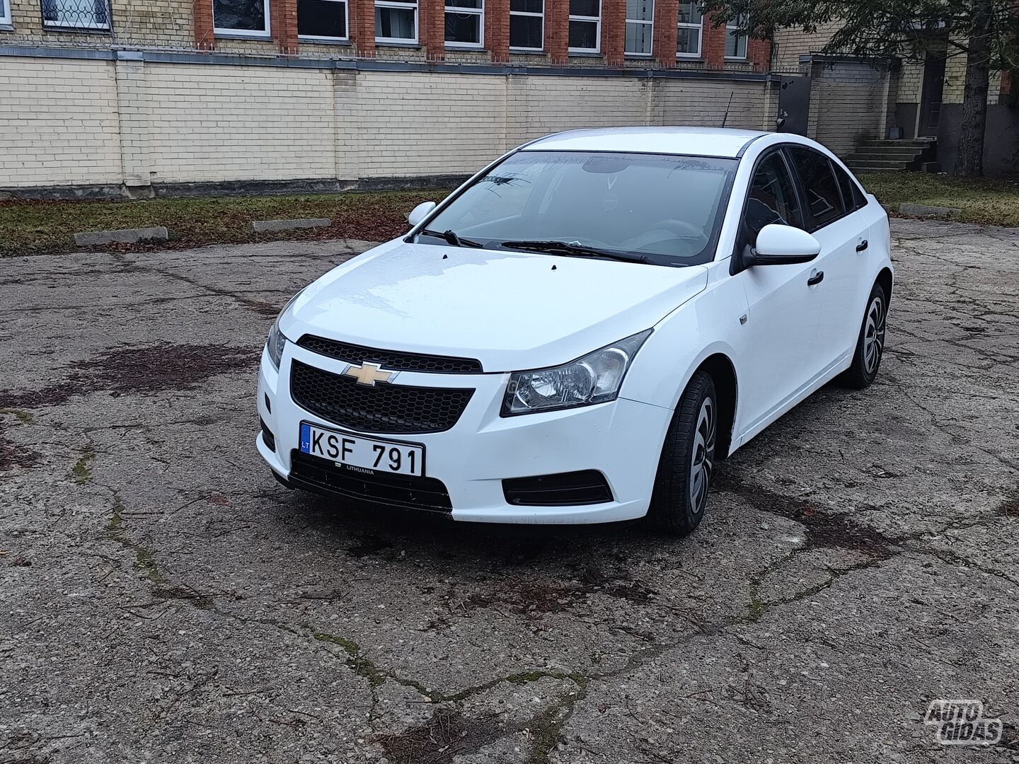 Chevrolet Cruze 2010 г Седан