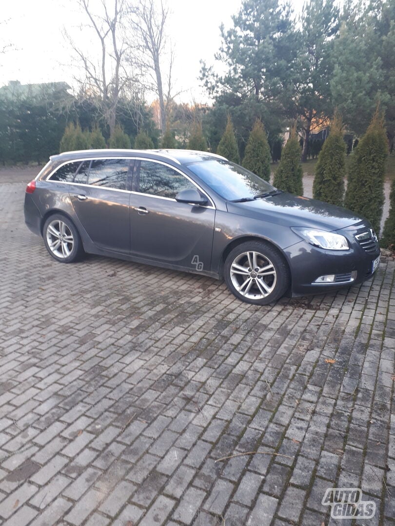 Opel Insignia 2010 г Универсал