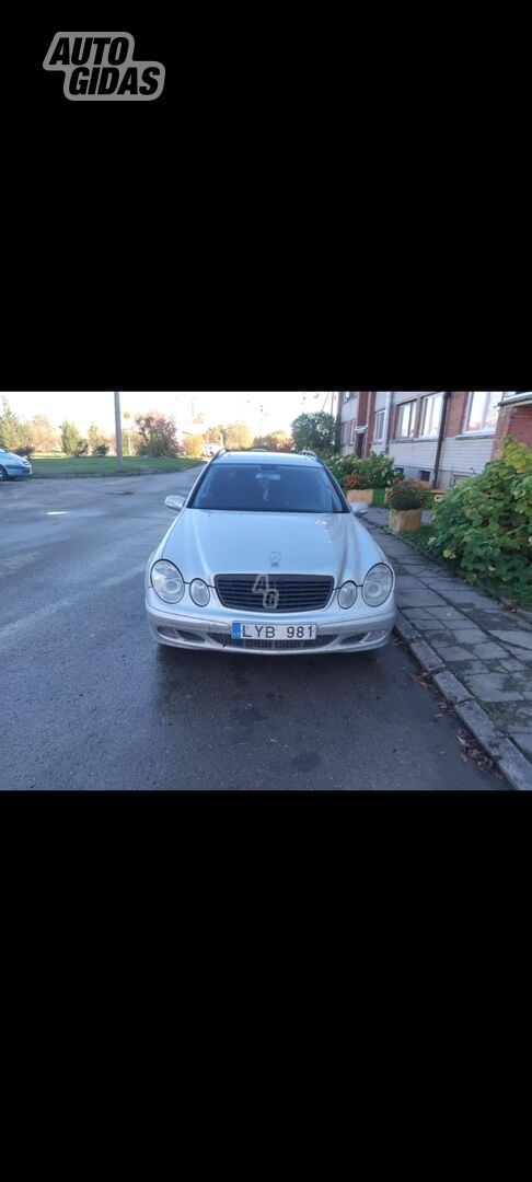 Mercedes-Benz E 220 2004 г Хэтчбек