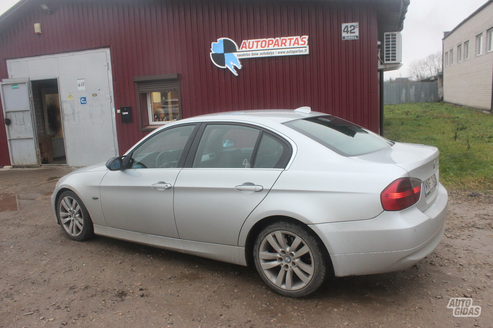 Bmw 325 E90 2006 m dalys