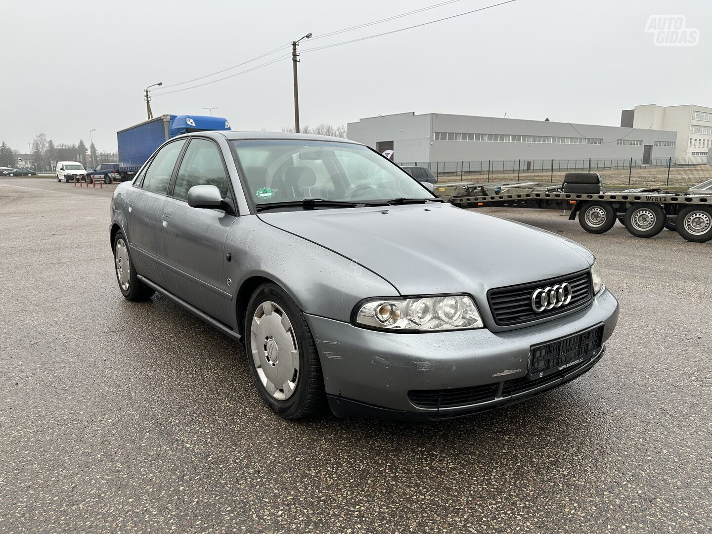 Audi A4 1995 m Sedanas