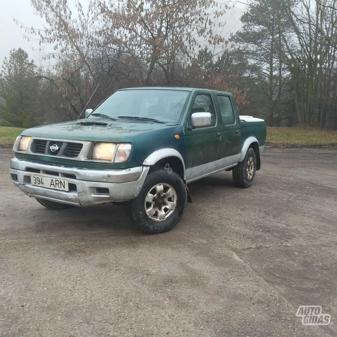 Nissan Navara 2001 г Пикап