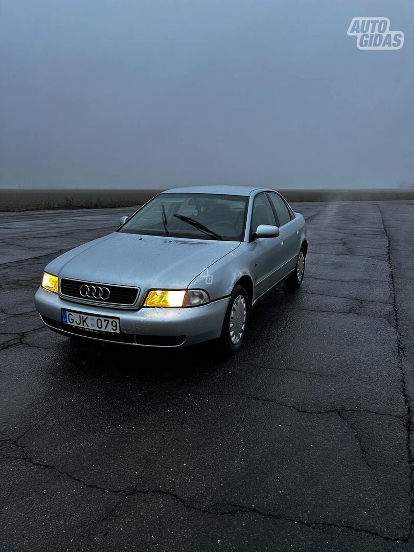 Audi A4 1996 г Седан