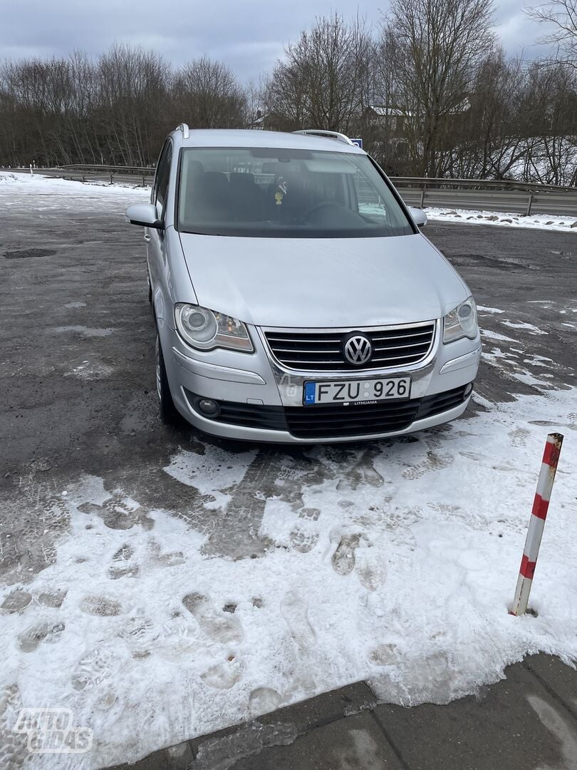 Volkswagen Touran 2008 г Хэтчбек