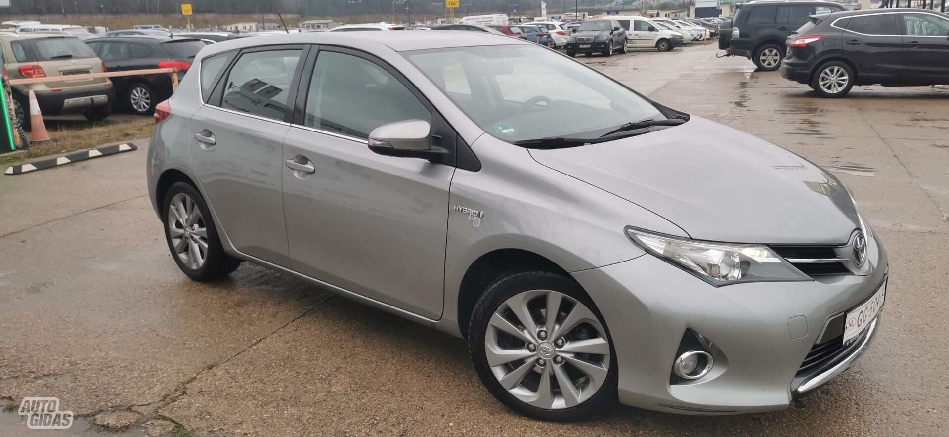 Toyota Auris 2013 y Hatchback