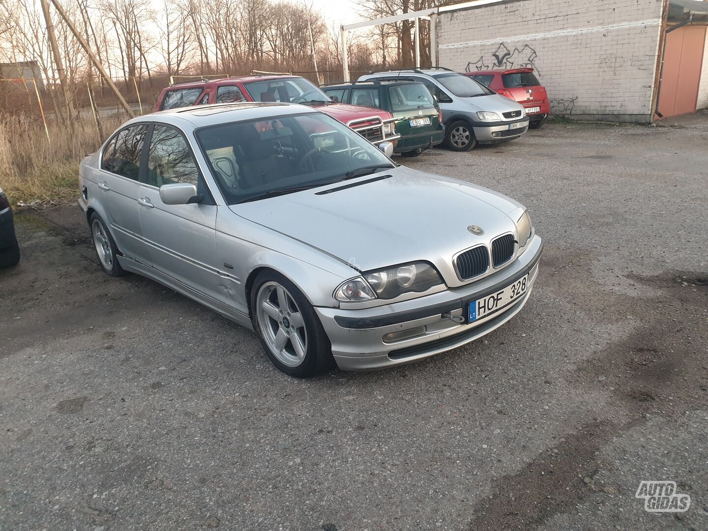 Bmw 328 E46 2000 m dalys