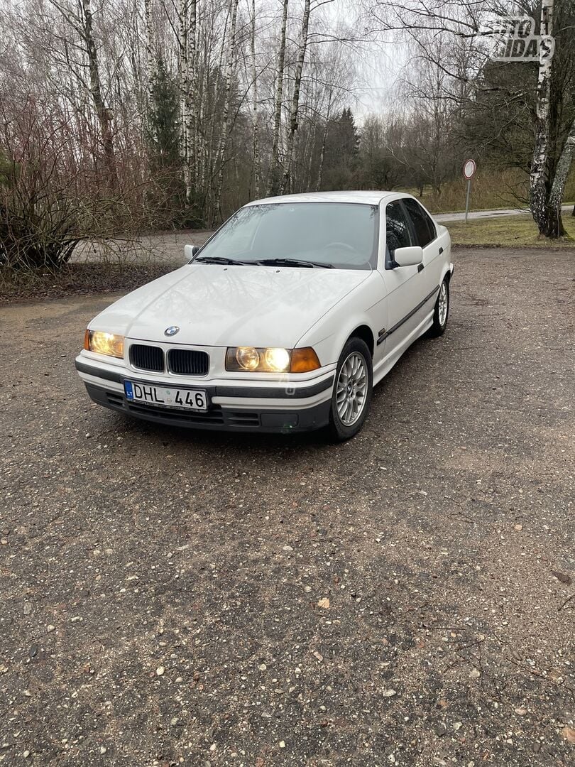 Bmw 318 1995 m Sedanas