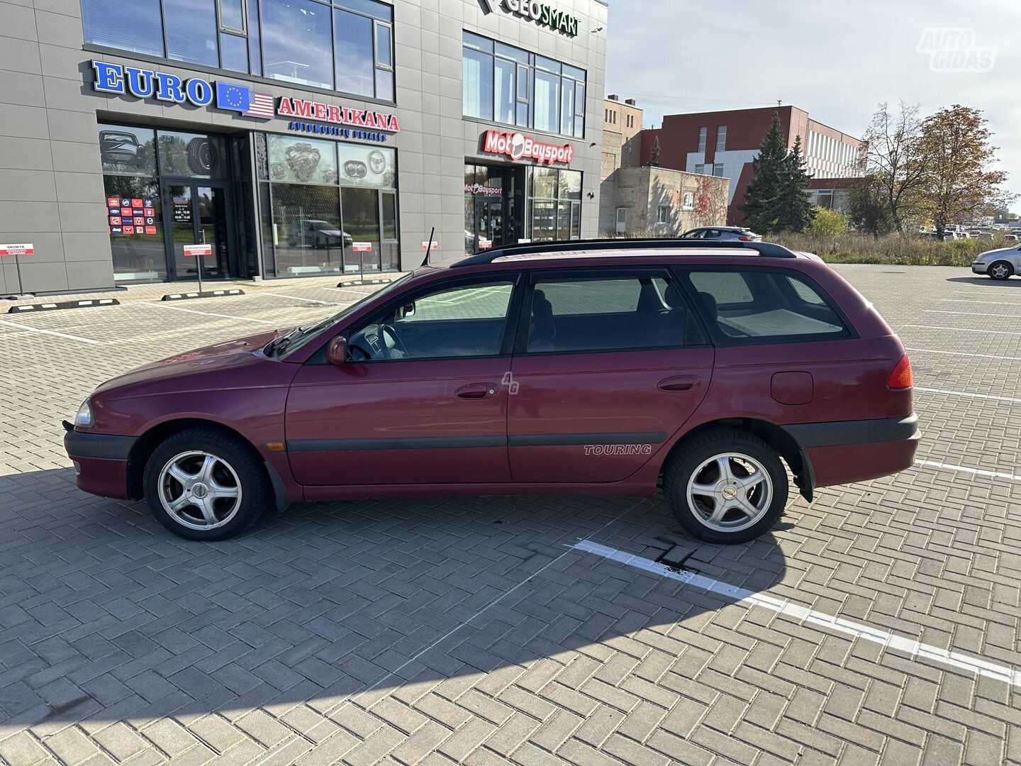 Toyota Avensis 1999 y Wagon