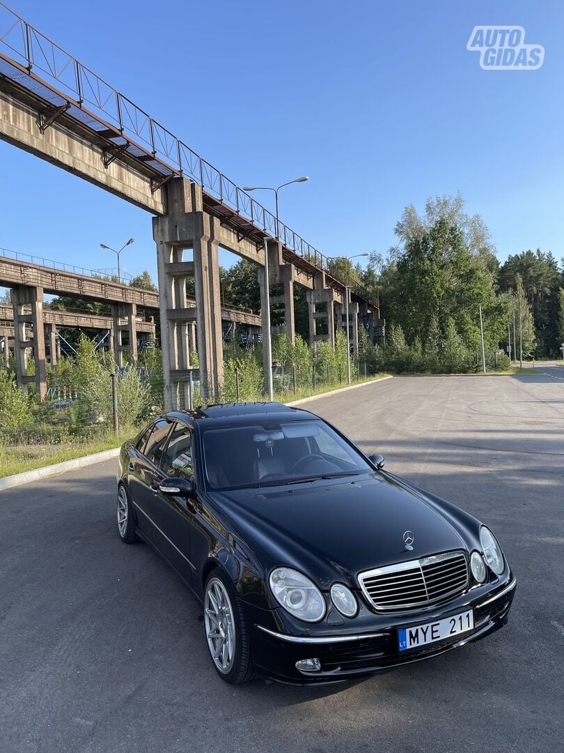 Mercedes-Benz E 320 2003 г Седан