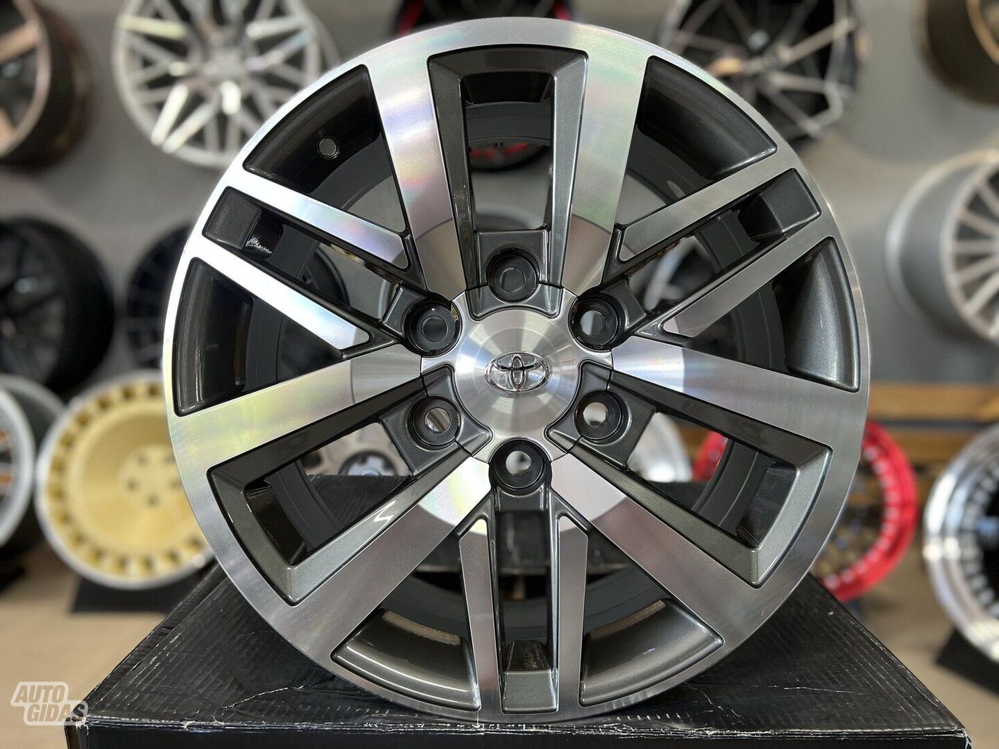 Autowheels Hi-Ace, Hi-Lux, Land cruiser lengvojo lydinio R18 ratlankiai