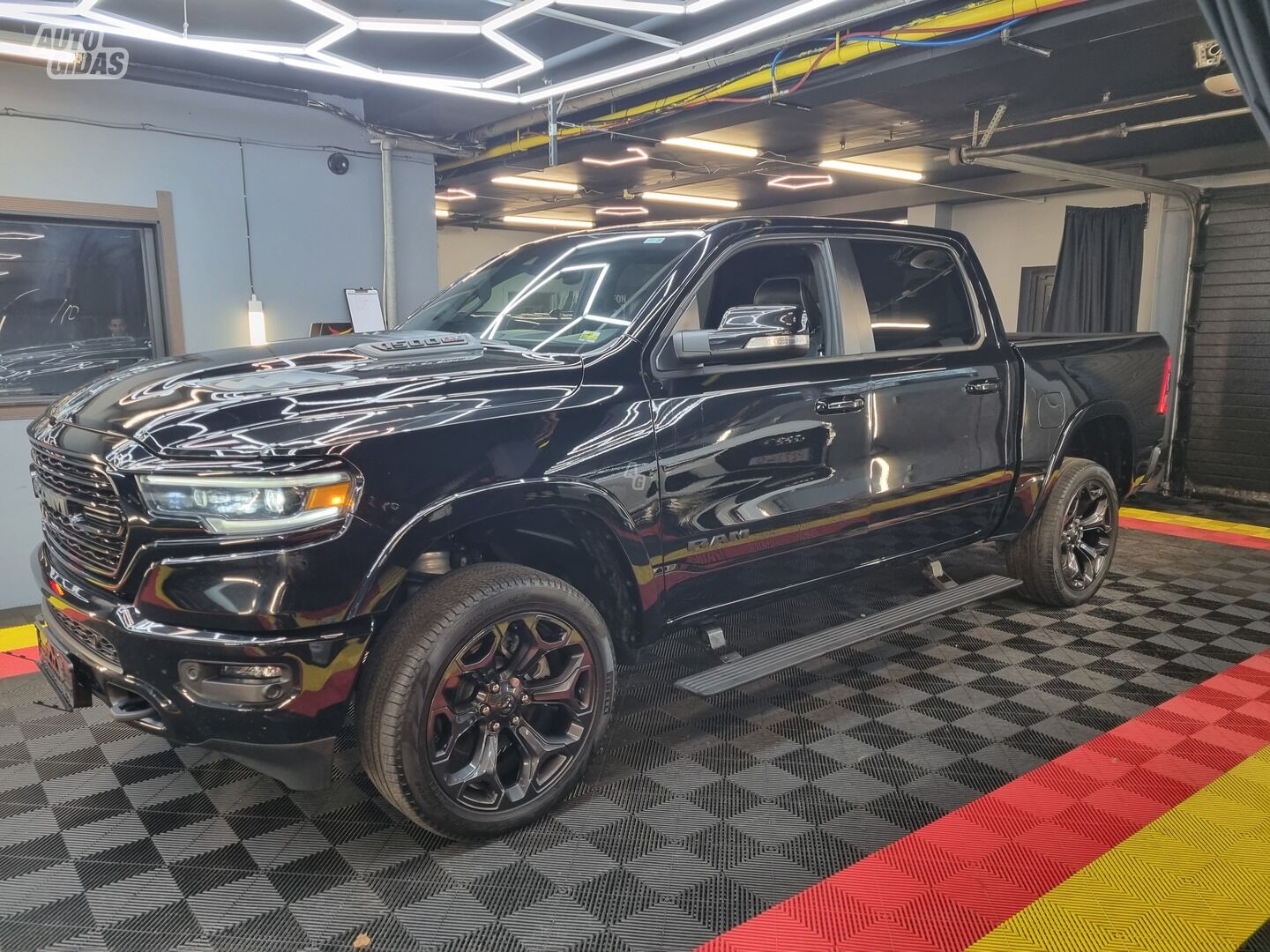 Dodge RAM 2022 г Пикап