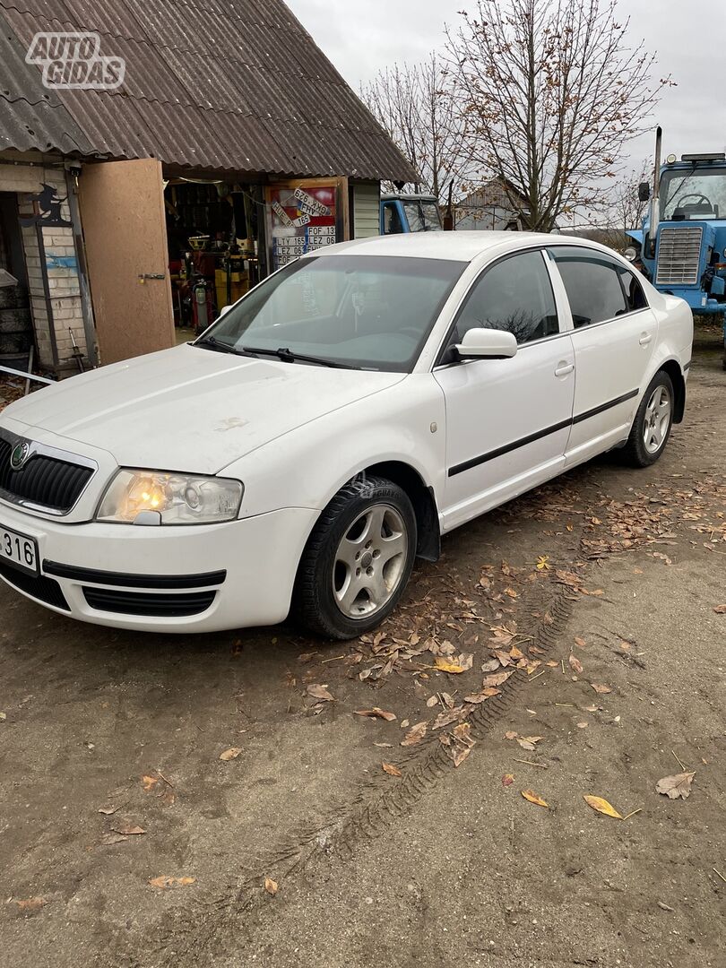 Skoda Superb 2004 г Седан