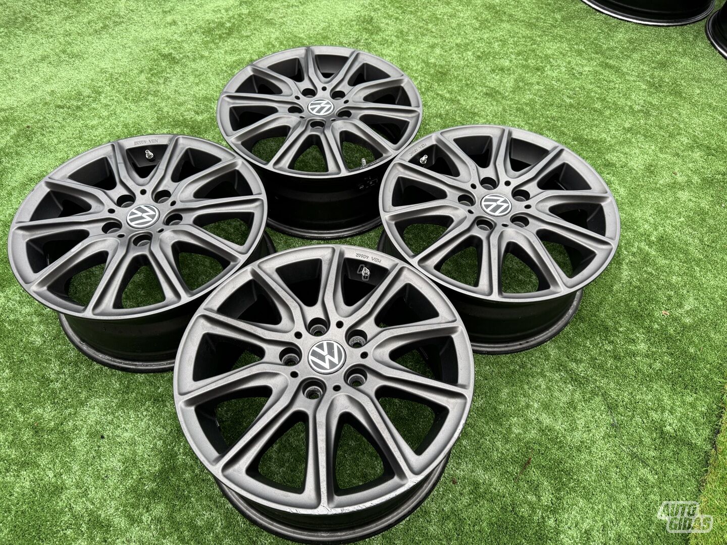 Volkswagen Siunciam, 6.5J ET54 light alloy R16 rims