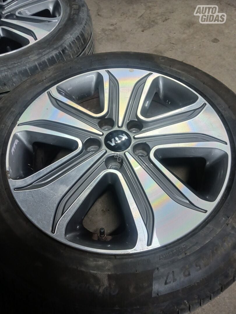 KIA light alloy R17 rims