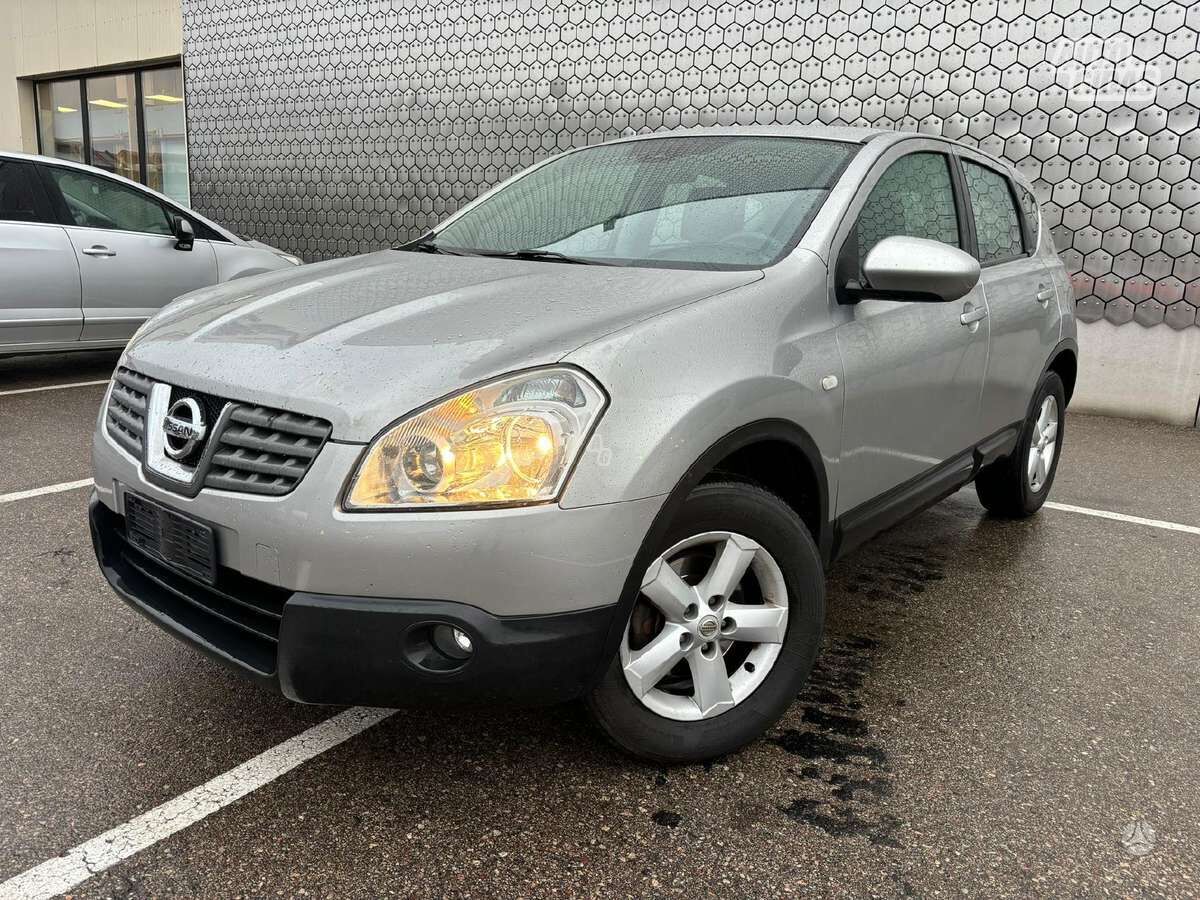 Nissan Qashqai 2008 г Внедорожник / Кроссовер