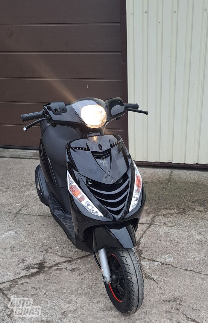 Piaggio ZIP 2022 y Scooter / moped