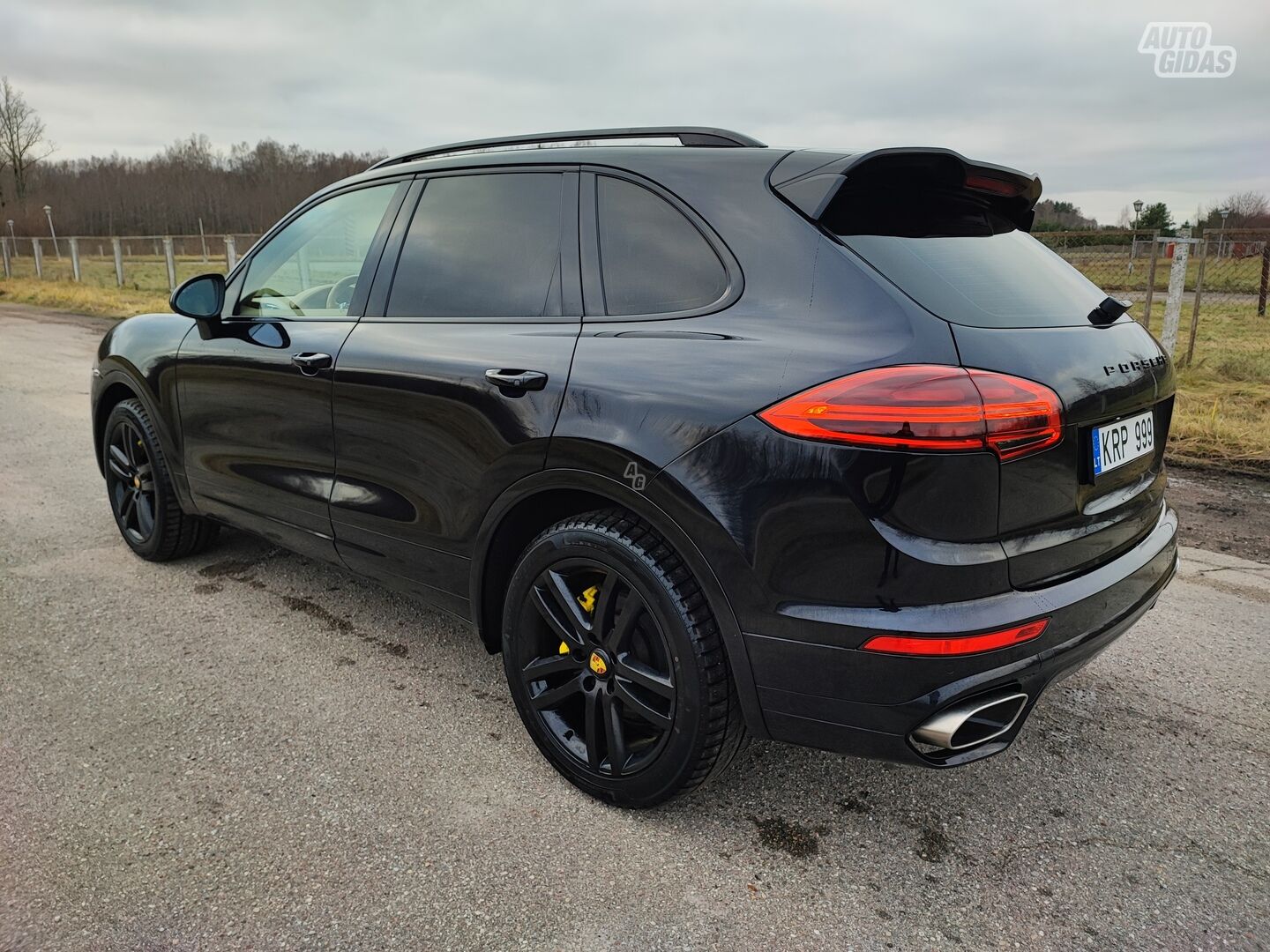 Porsche Cayenne 2012 y Off-road / Crossover