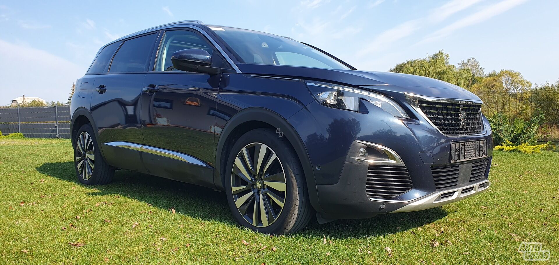 Peugeot 5008 2019 y Off-road / Crossover