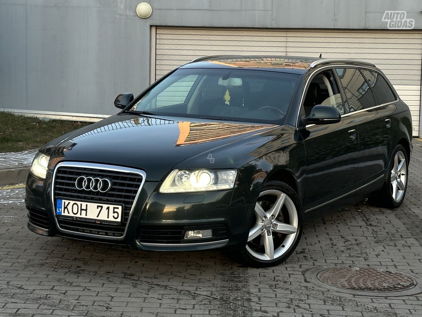 Audi A6 2010 m Universalas