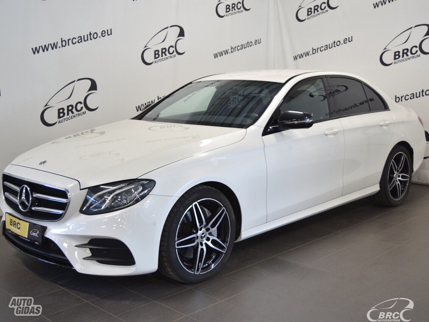 Mercedes-Benz E 200 AMG Line 2017 m